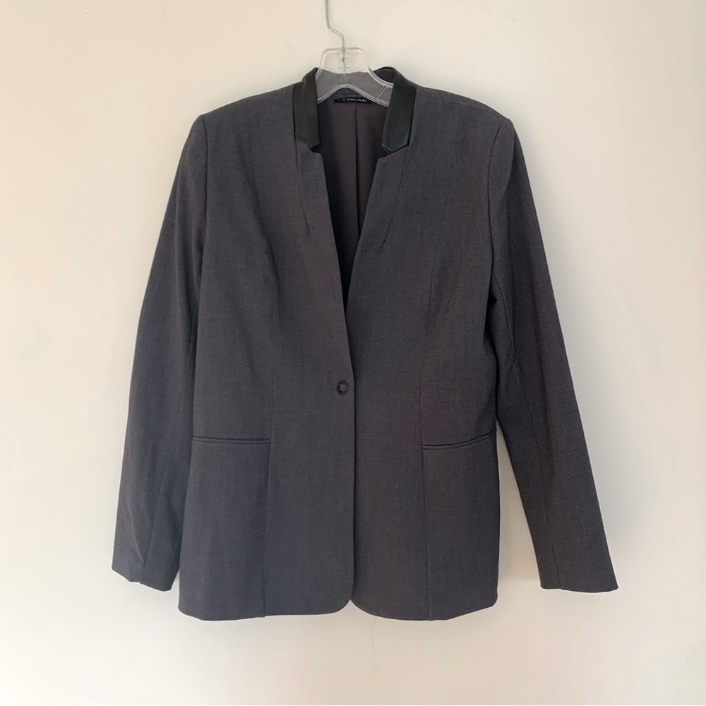 𝅺TAHARI One Button Blazer
